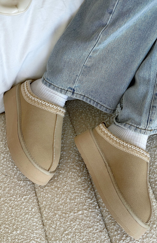 Platform Snug Boots Nude